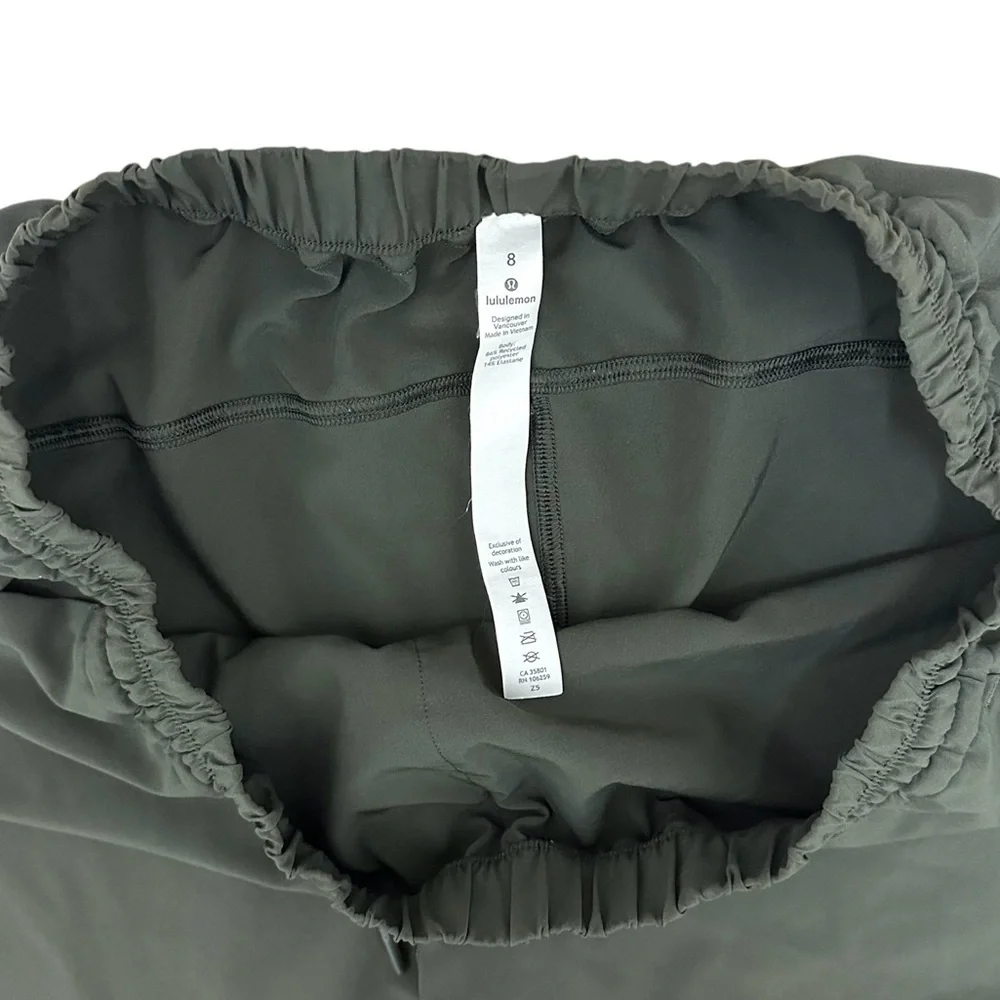 Lululemon Keep It Classic Crop 23” Size 8 in Dark Olive